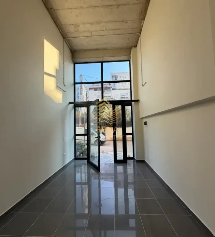 Rent, Business Premises, Qemal Stafa Street- near the New Bazaar, 400 Euro/month