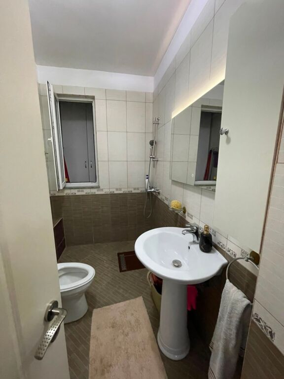 Jepet me Qira Apartament 2+1 në Astir – Kompleksi Vila L
