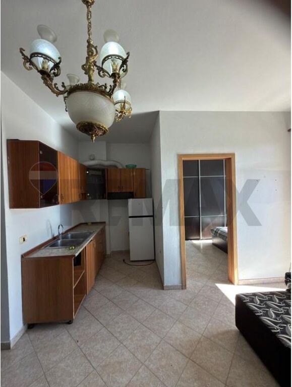 Shitet Apartament 1+1 - Misto Mame, Pallatet Çabej