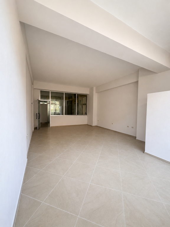 🏢 Commercial Unit for Rent – 44 m² | Center, Elbasan
