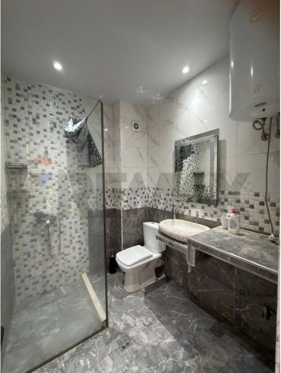 Shitet Apartament 1+1 - Misto Mame, Pallatet Çabej