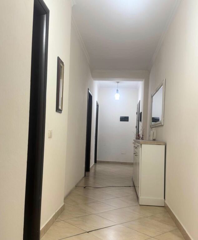 Jepet Me Qera Apartament 2+1+1 Ballkon