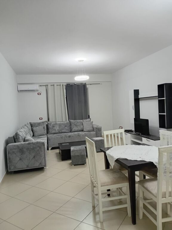 Apartament me qera