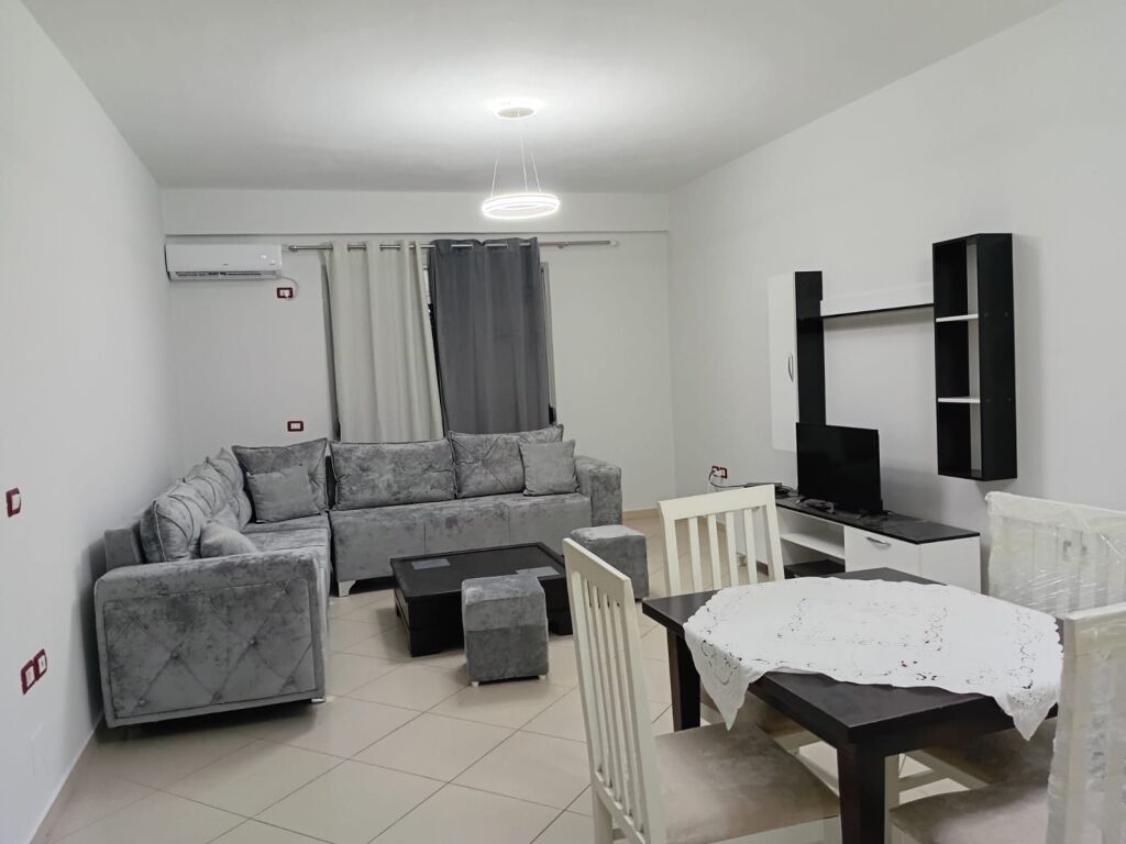 Apartament me qera