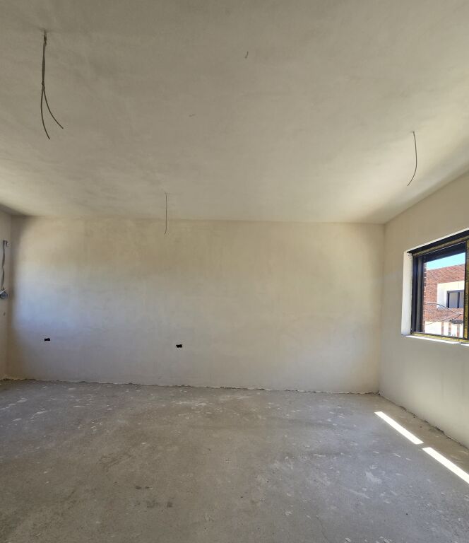 Shitet Triplex 3+1 + Verandë | Rezidenca Kodra e Diellit 2