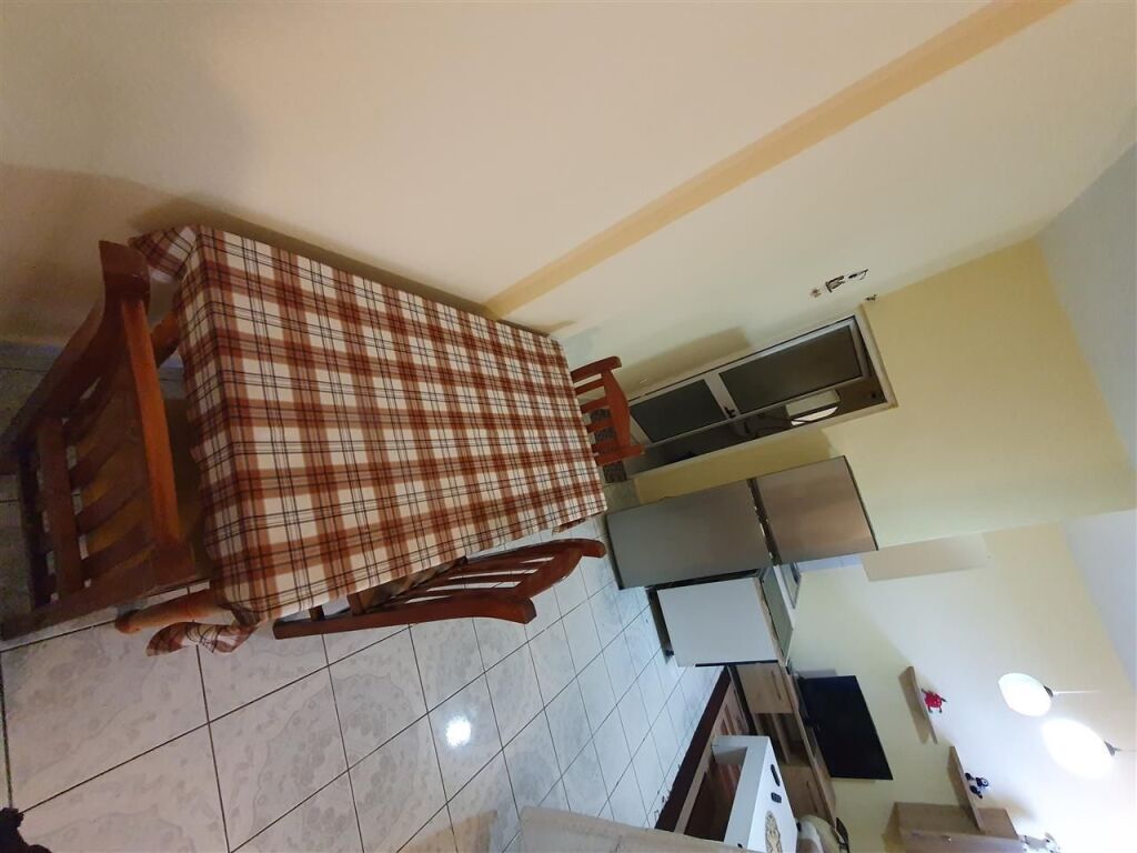 GARSIONERE  26000 LEKE.PAZARI I RI
