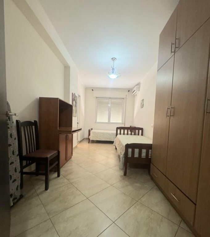 Jepet Me Qera Apartament 2+1+1 Ballkon