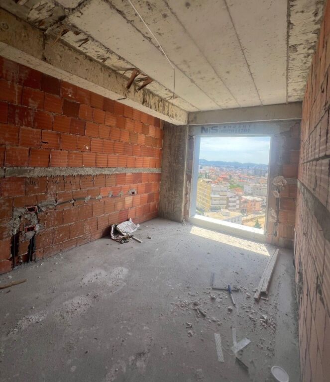 OKAZION! Shitet Apartament 2+1+2 – Bengasi, pranë Rrethit të Klanit