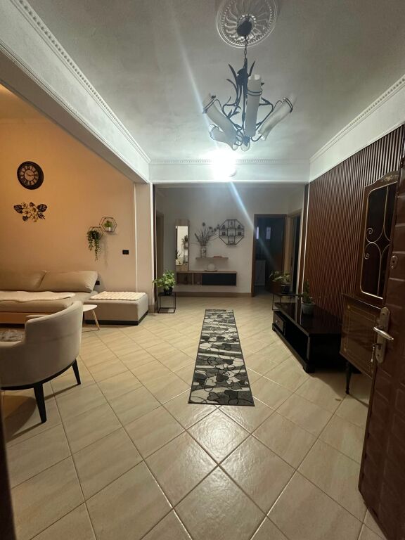 Apartament me qira