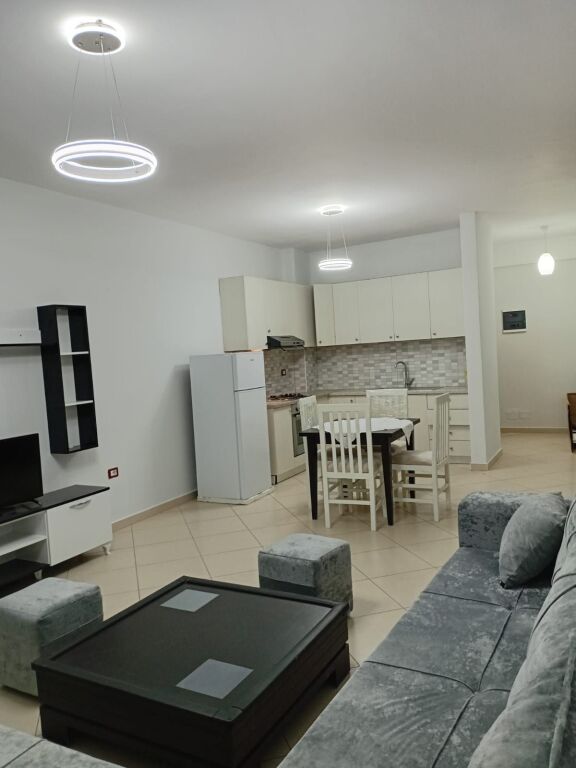 Apartament me qera