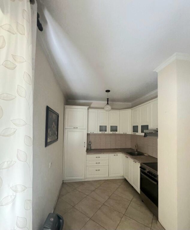 Jepet Me Qera Apartament 2+1+1 Ballkon