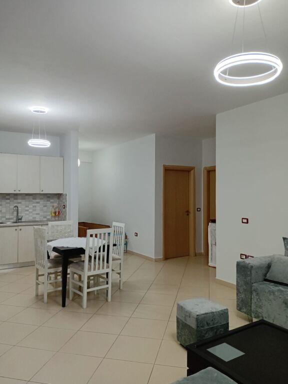 Apartament me qera