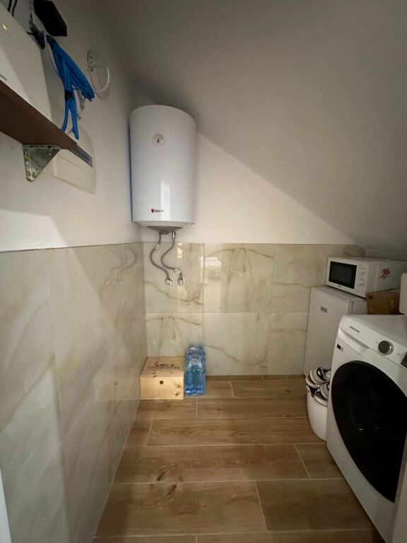 VENDESI APPARTAMENTO 2+1 CON CORTILE SAN PIETRO GOLFO DI LALZ