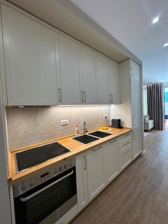 VENDESI APPARTAMENTO 2+1 CON CORTILE SAN PIETRO GOLFO DI LALZ