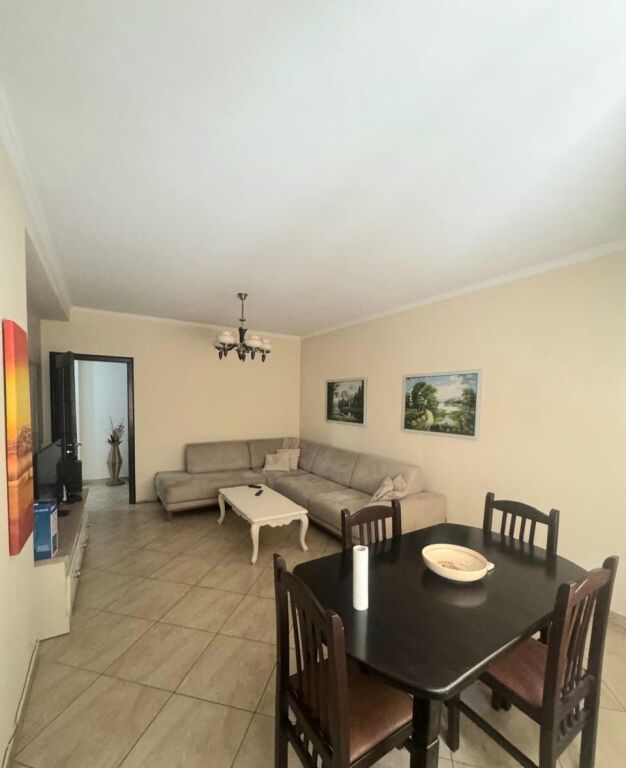 Jepet Me Qera Apartament 2+1+1 Ballkon