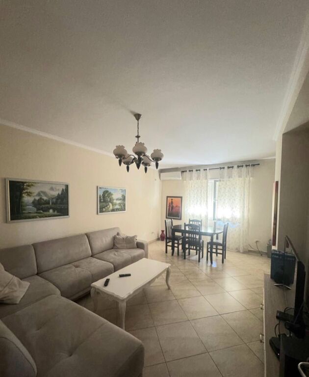 Jepet Me Qera Apartament 2+1+1 Ballkon