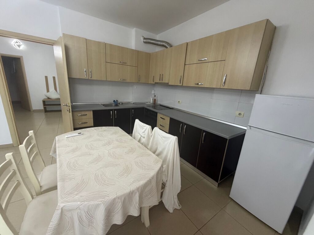 2+1,te hotel marinaj astir,500 mije leke