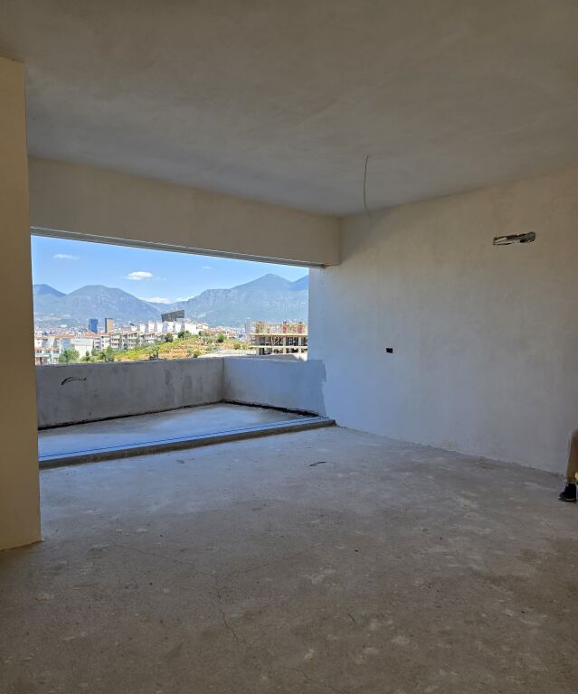 Shitet Triplex 3+1 + Verandë | Rezidenca Kodra e Diellit 2