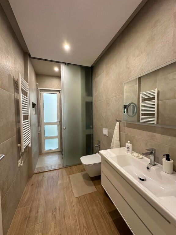 VENDESI APPARTAMENTO 2+1 CON CORTILE SAN PIETRO GOLFO DI LALZ