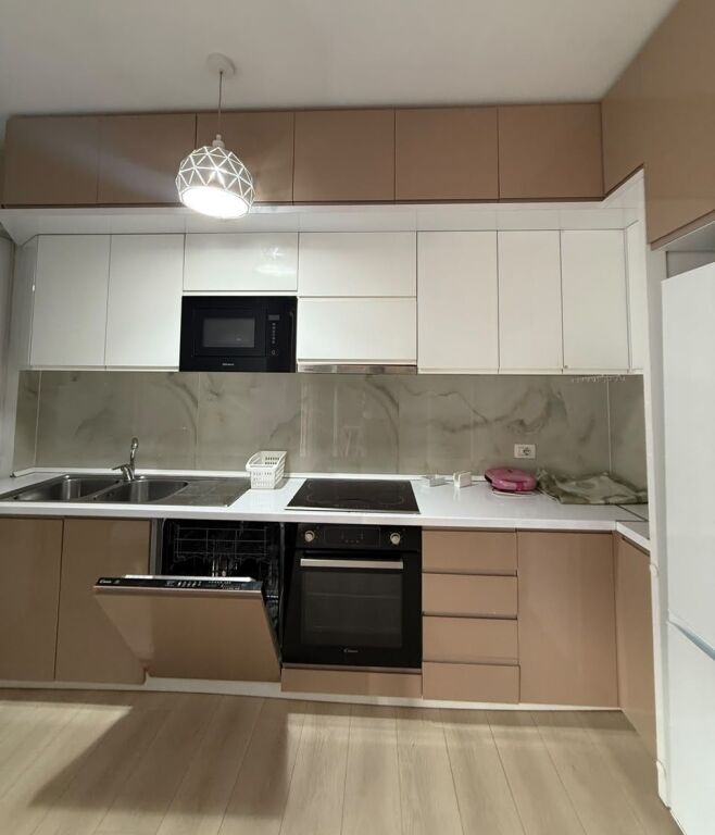 Appartamento 2+1 in Affitto – Via 5 Maji, Tirana
