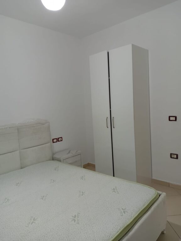 Apartament me qera