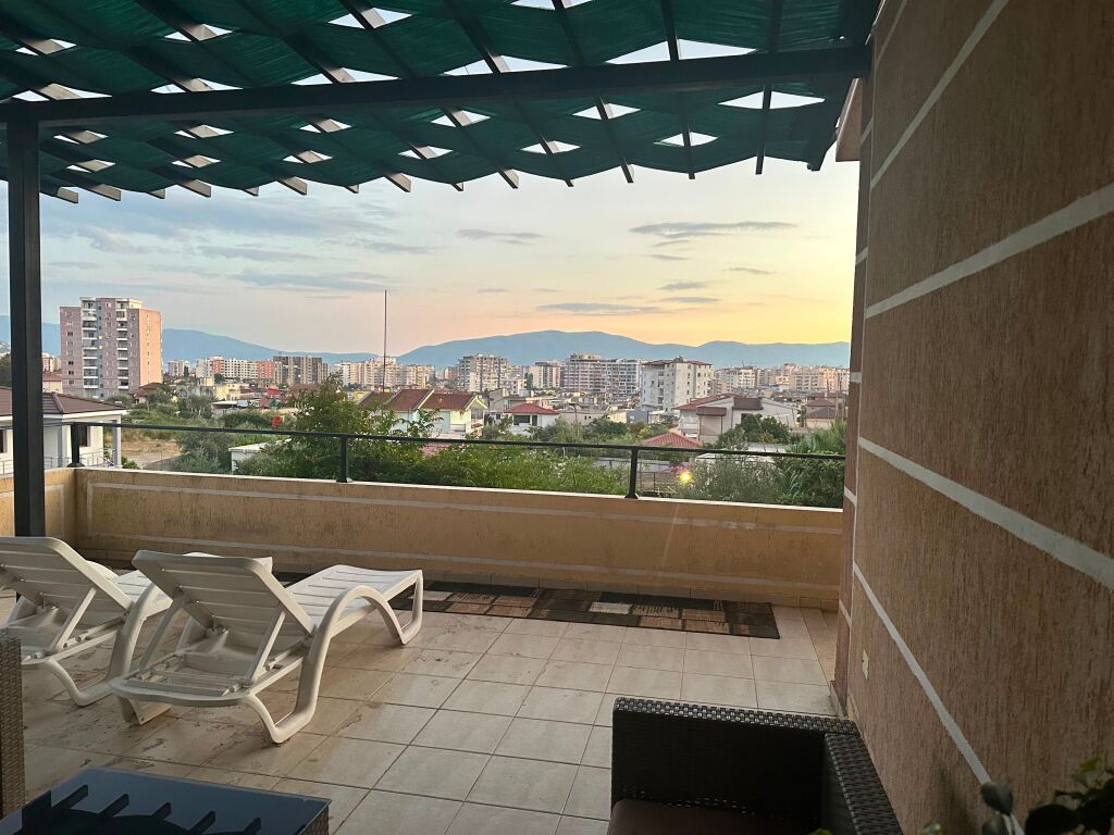 Apartament me qira