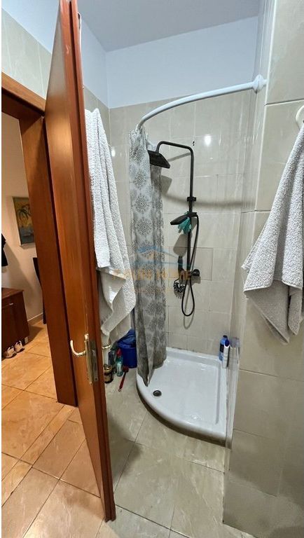Qera, Apartament 1+1, Rruga Panorama, Tiranë.