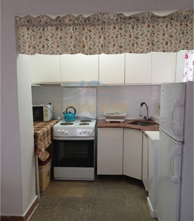 Rent, Apartment 2+1, Qemal Stafa Street, Tirana.