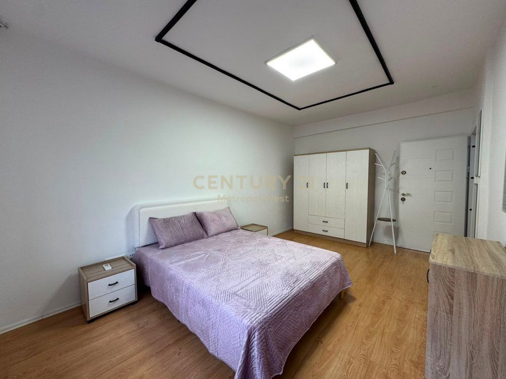 APARTAMENT 1+1 ME QIRA TE RRUGA E DURRËSIT