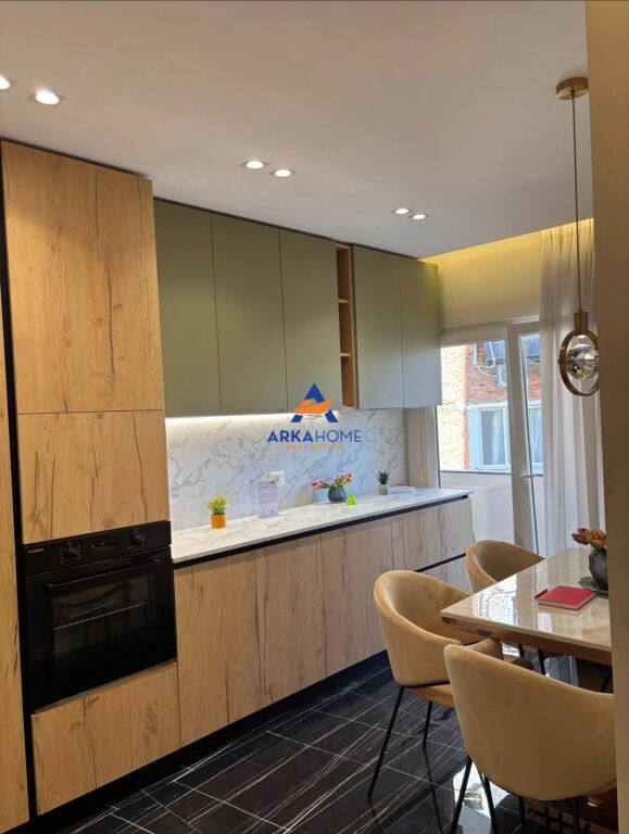 JEPET ME QERA APARTAMENT 2+1+BALLKON "TE STADIUMI DINAMO" 100000 LEKE