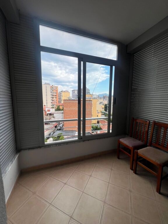 Affitto, Appartamento 2+1+2 Bagni “Pazari i Ri”, Tirana.