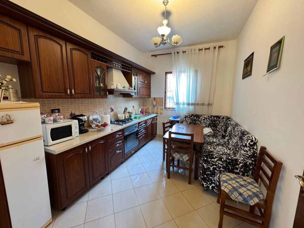 Villa In Vendita a Spitallë, Durrës - 260000€ | 476 m²