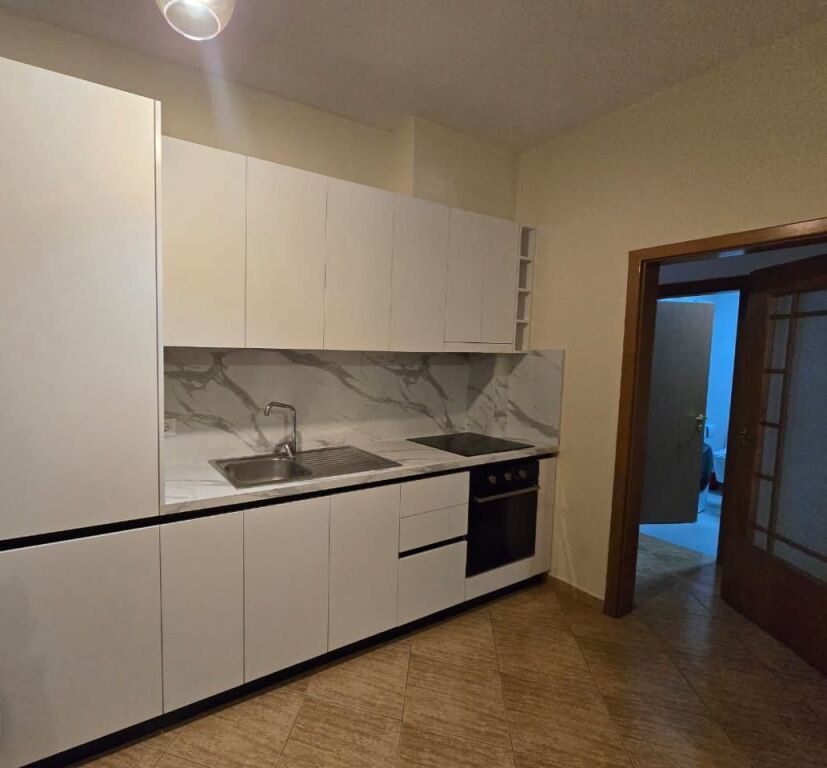 🏡 Appartamento 2+1 in affitto, Via Kosovarëve, Tirana**