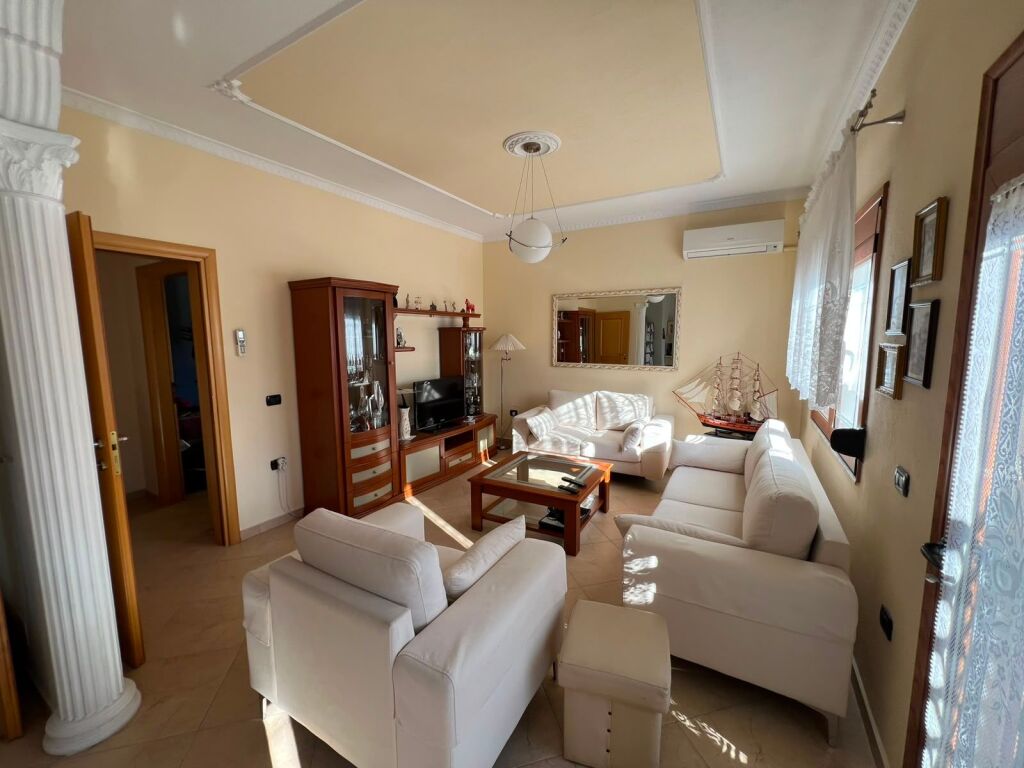 QERA, DUBLEKS, 4+1+2 , 5 MAJI, TIRANE(530581008-166)
