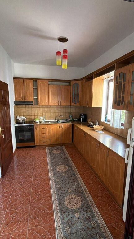 Affitto | Shtëpi private 2 + 1 | Rruga Jordan Misja | 450 €/mese