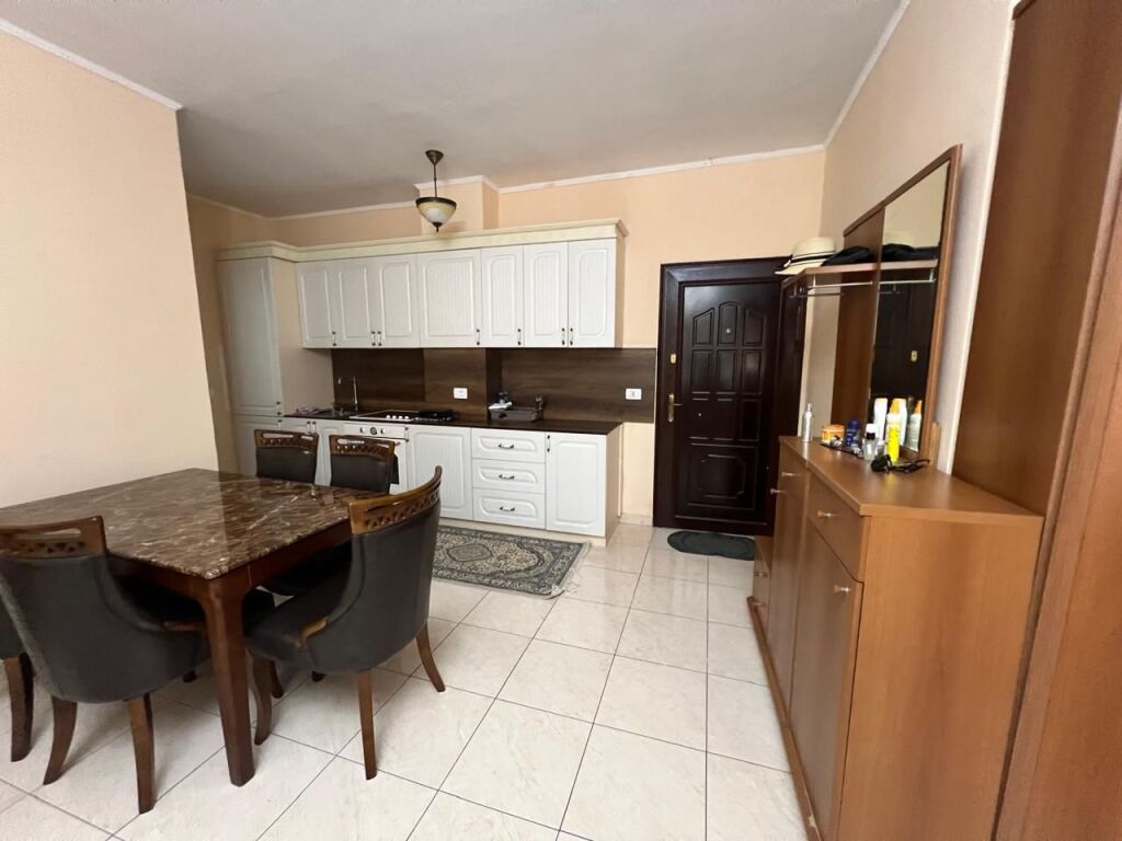 Apartament 1+1 Plazh durres cmimi : 40.000 leke