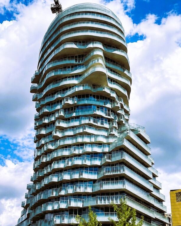 🏡 **APARTMENT FOR SALE 1+1 | Tirana’s Rock** ✨