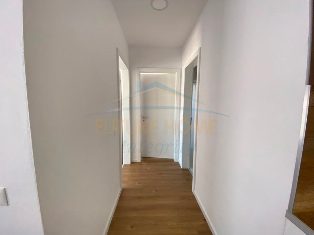 Rent, Apartment 2+1+Parking Space, Kadiu Complex, Tirana.
