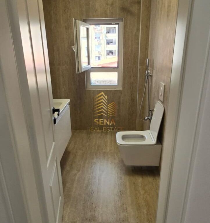 Shitet, Apartament 1+1, Rruga e Kavajes, 140,000 Euro
