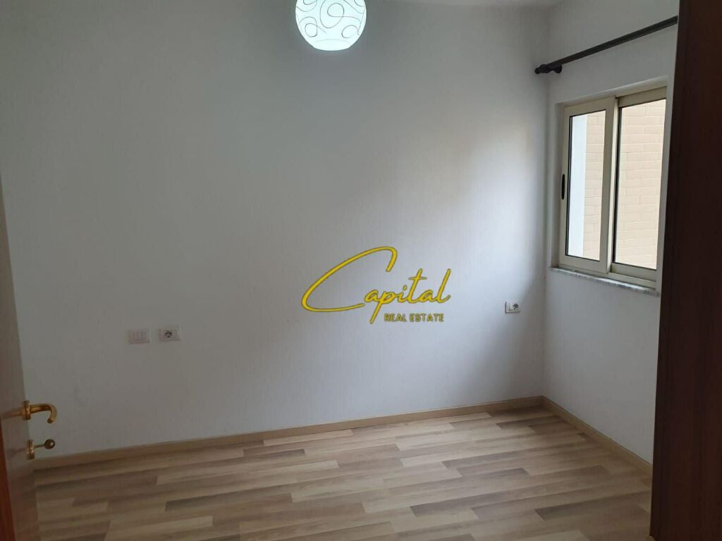 UFFICIO IN AFFITTO 50 M2 EX CAMPO DI AVIAZIONE 45.000 LEKE