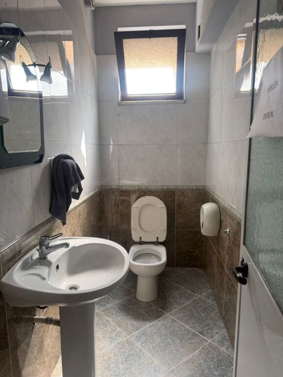 Qera | Ambjent Biznesi | Rruga e Dibrës | 2000 €/muaj