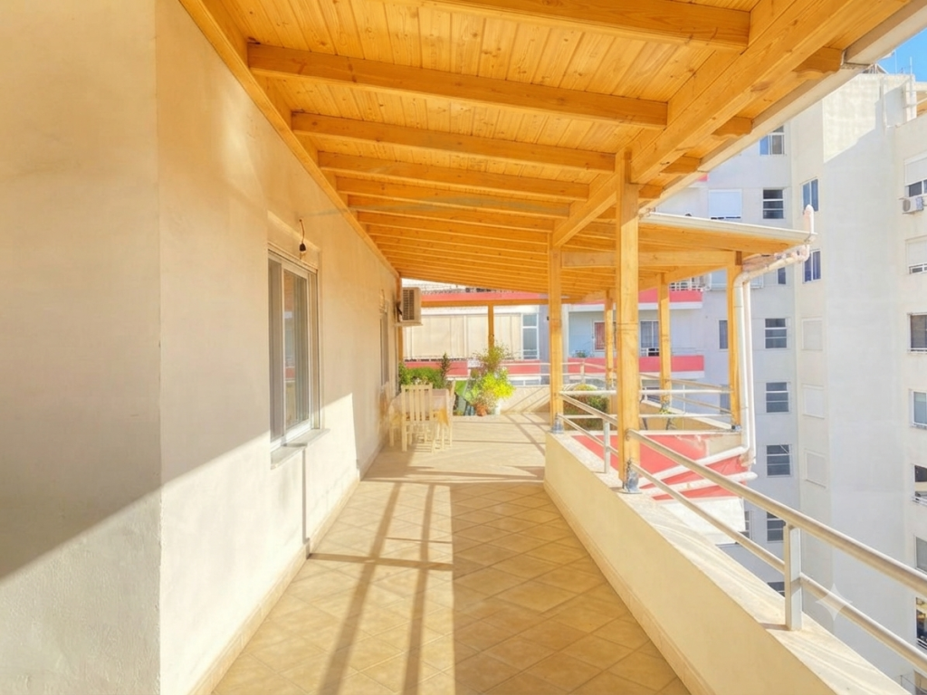 In vendita, Appartamento 2+1 + Veranda, Unaza e Re