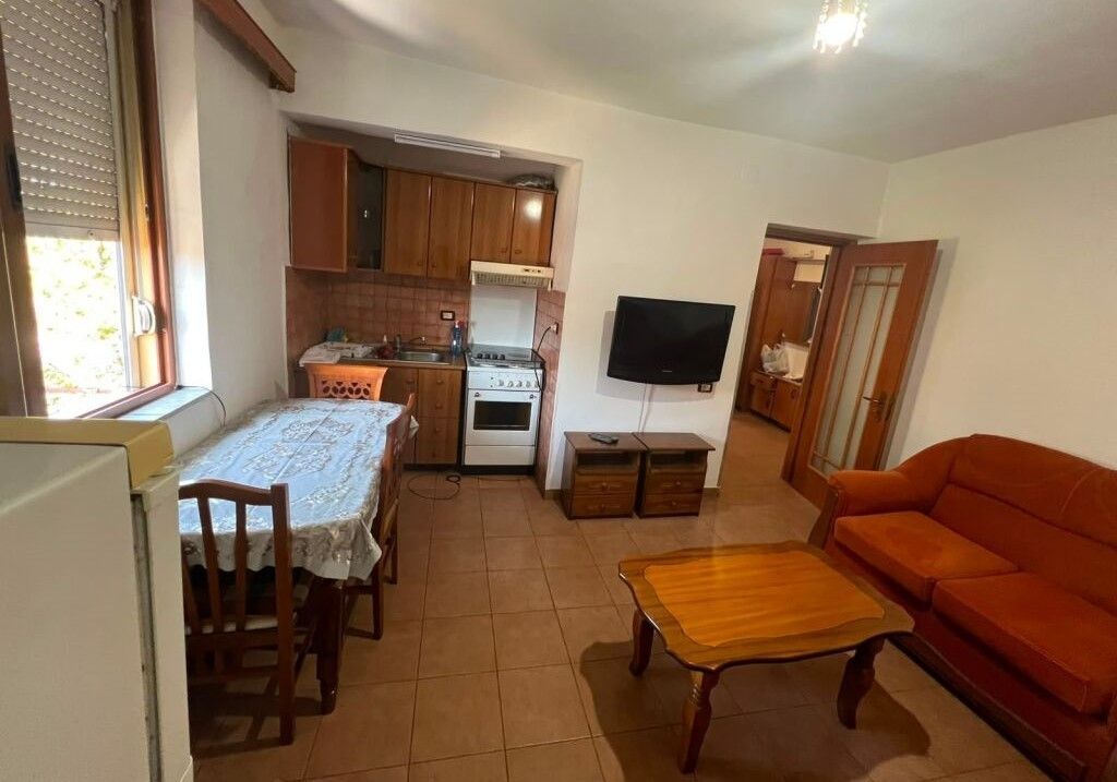 Apartament me qira tek Prokuroria e Tiranes