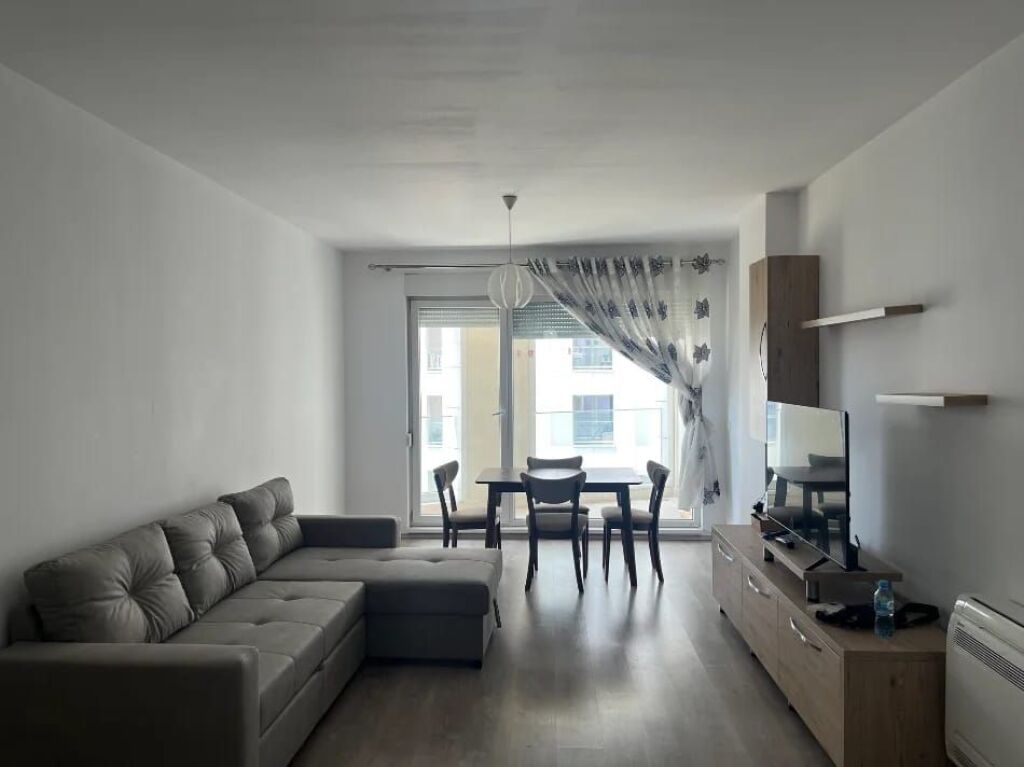 Appartamento 2+1+1 con Balcone in Affitto