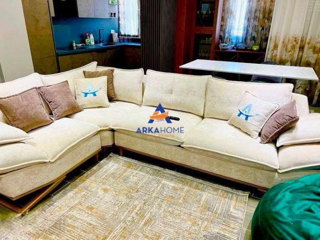 AFFITTASI APPARTAMENTO 3+1+BALCONE "RRUGA E DIBRES" 100.000 LEKE