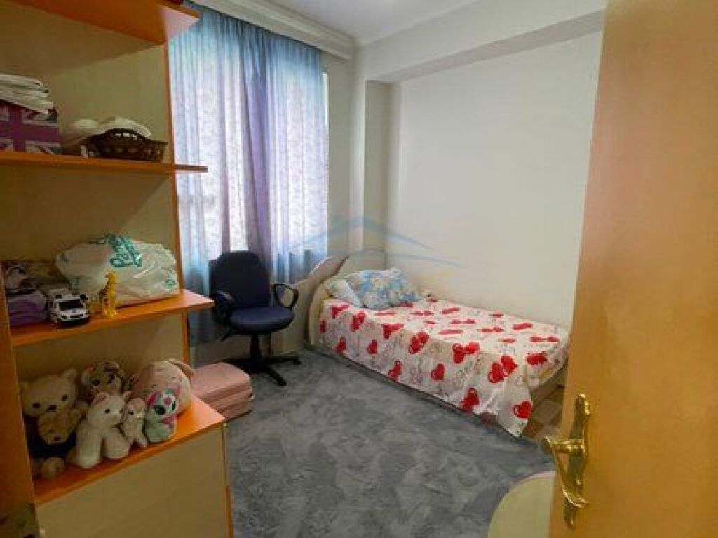 Affitto, Appartamento 2+1, Via Kavaja, Tirana.