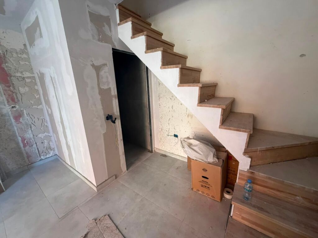 JEPET ME QERA AMBIENT BIZNESI DUPLEKS KOMPLEKSI URBAN GATE, ASTIR, TIRANE