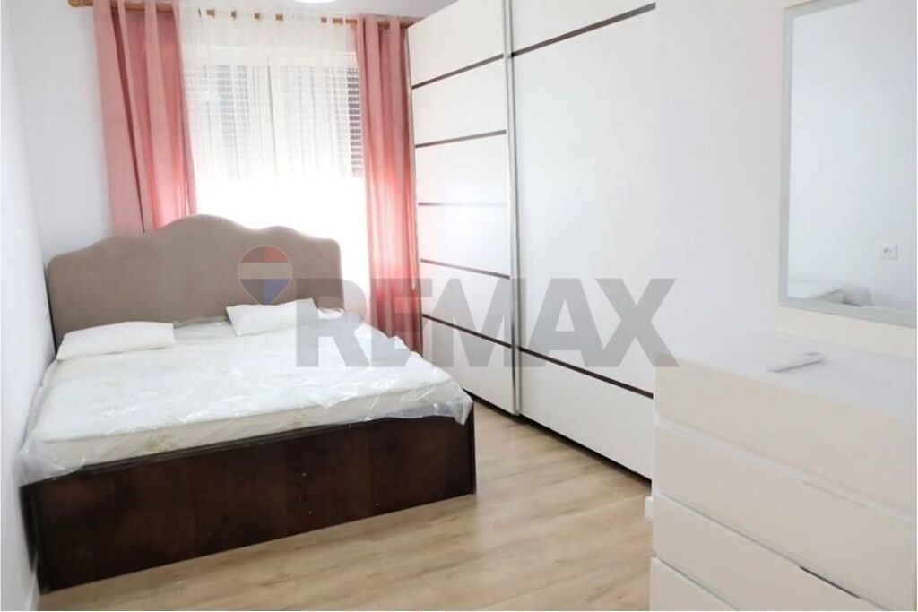 Apartament 2+1 për qira RRUGA E DIBRES