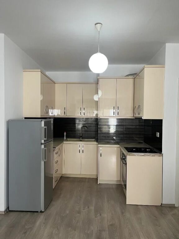 Appartamento 2+1+1 con Balcone in Affitto