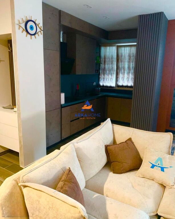 AFFITTASI APPARTAMENTO 3+1+BALCONE "RRUGA E DIBRES" 100.000 LEKE